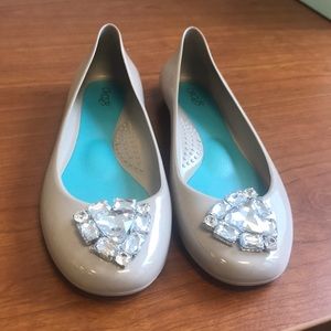 Sophisticated ballet flats with fun embellishment